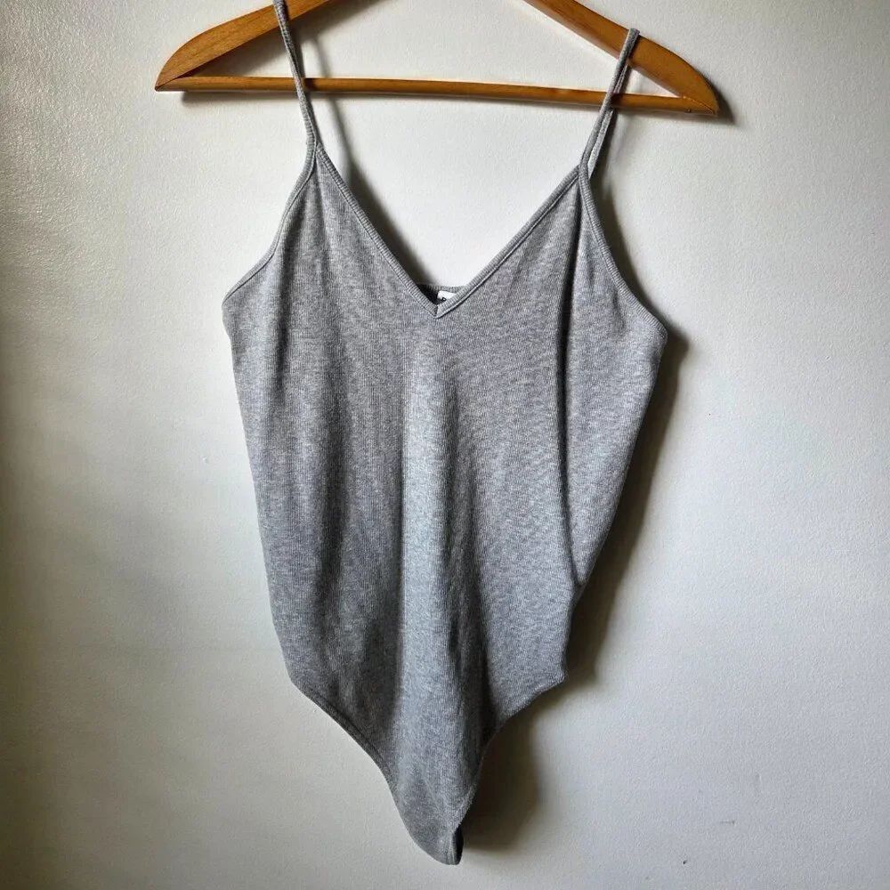EUC BP GREY RIBBED V NECK TANK BODYSUIT SIZE LARGE